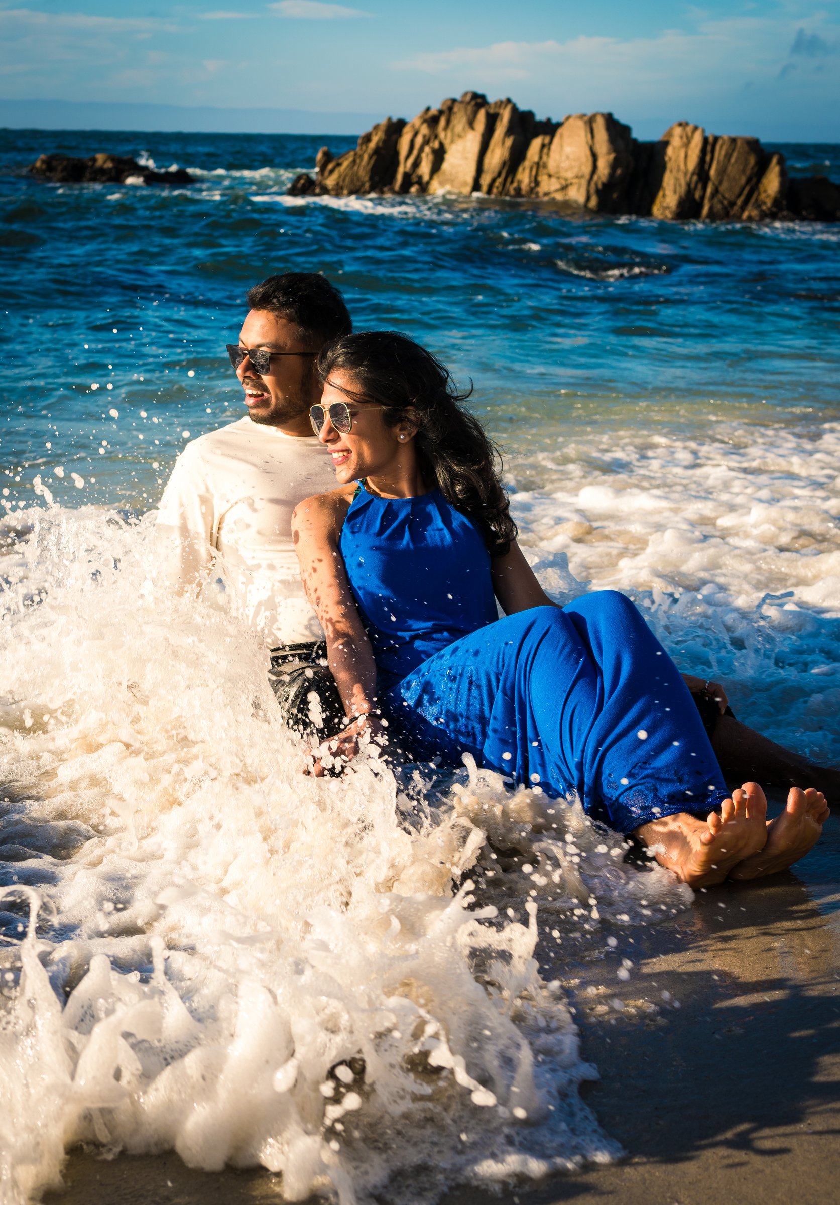 Mayuriandavinash wave breaking over couple